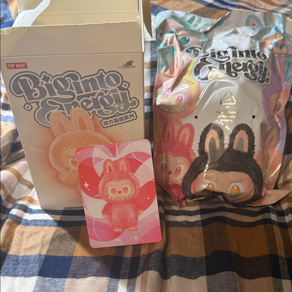 Labubu Pop Mart Big into Energy LOVE AUTHENTIC